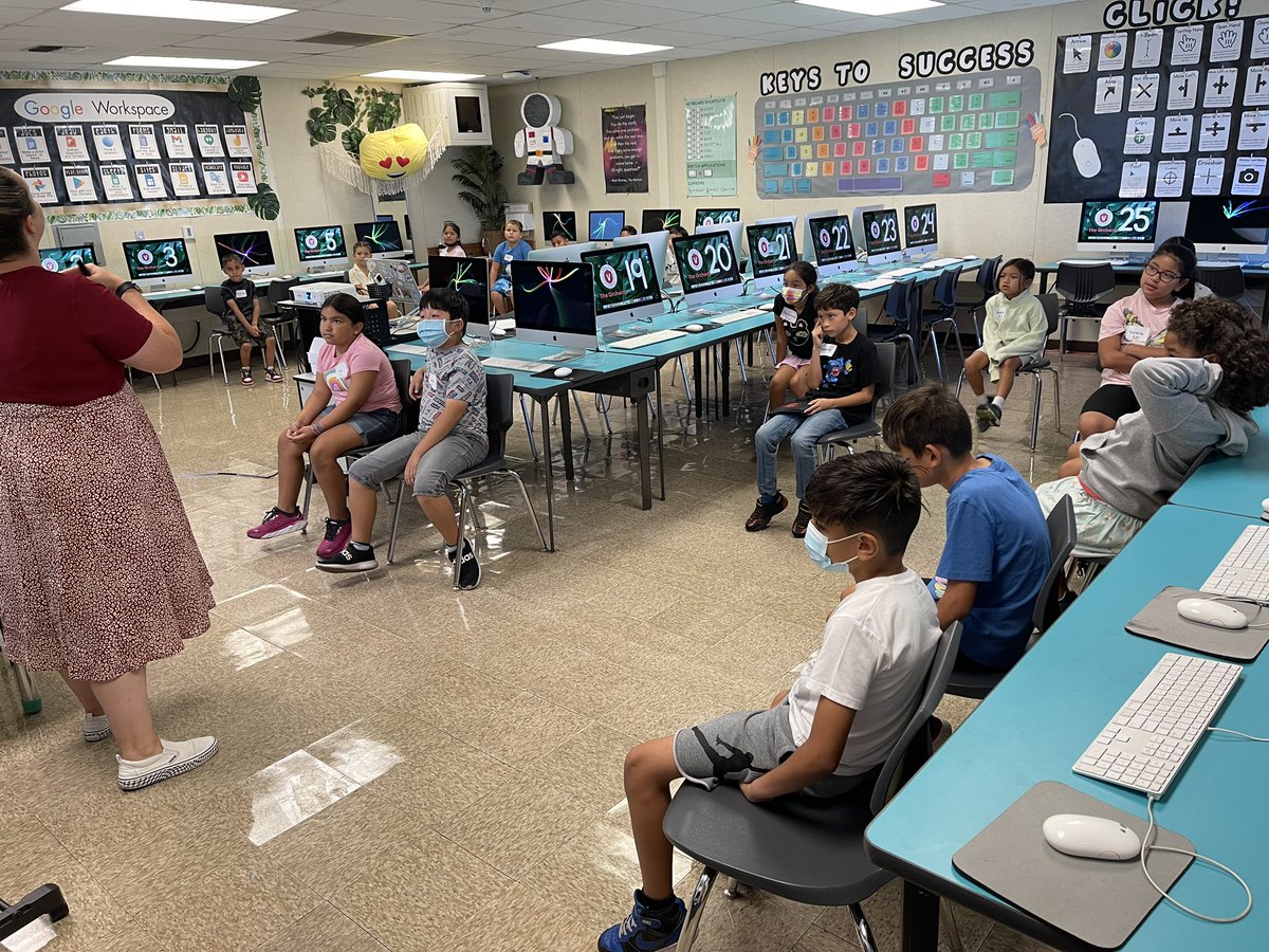 EducatorDuncan's tweet photo. The Innovation Station at Vanalden Elementary is helping our digital citizens to be future ready! @ResedaCOS @vanaldenavees @valleygirlteach @LASchoolsNW https://t.co/Qx7TL136O4