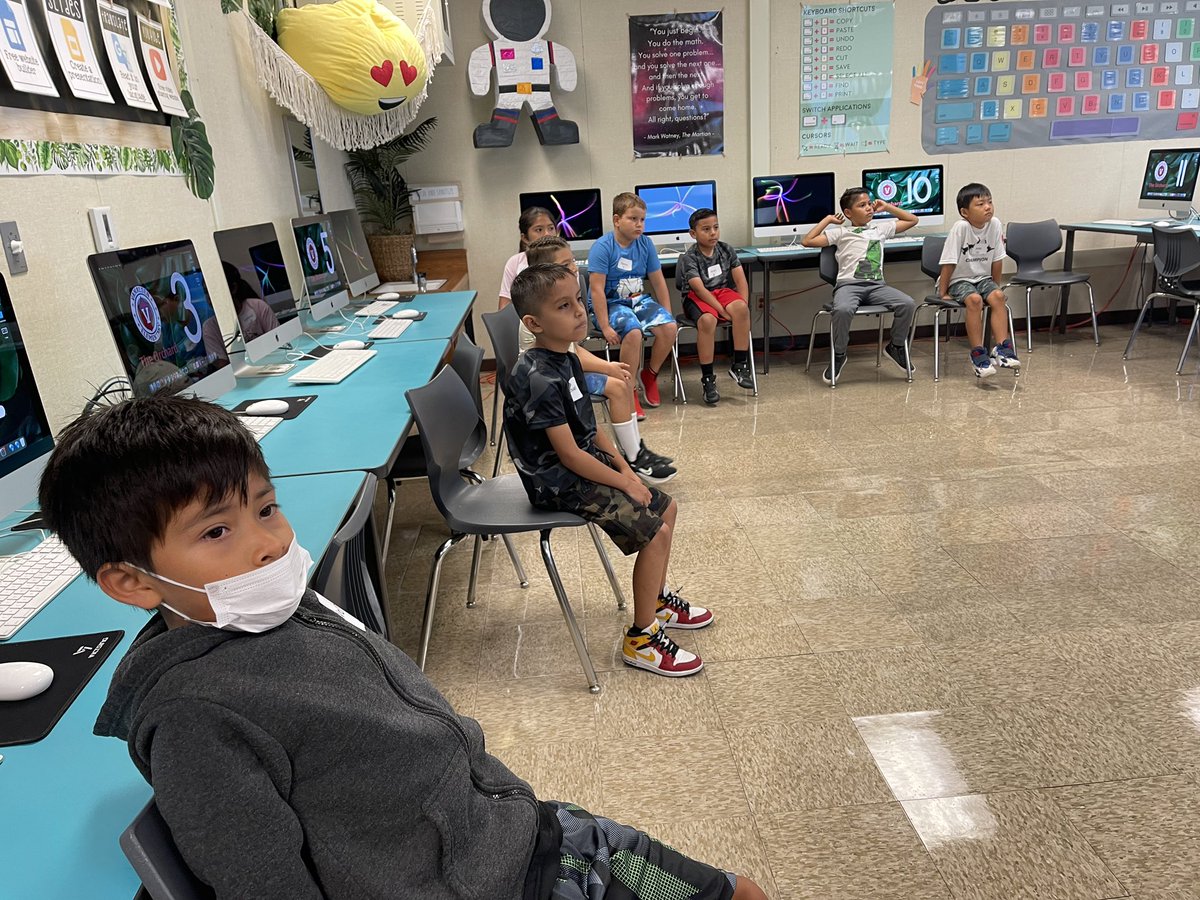 EducatorDuncan's tweet photo. The Innovation Station at Vanalden Elementary is helping our digital citizens to be future ready! @ResedaCOS @vanaldenavees @valleygirlteach @LASchoolsNW https://t.co/Qx7TL136O4