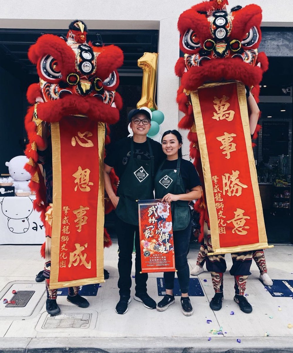 FoodFightersU's tweet photo. In 2018, Thomas and Jasmine Liu opened @LooseLeafBoba to redefine the traditional boba shop. Over the years, the pair went from reusing milk jugs and waking up at 3AM every weekend to finding their first store in BYOB A Boba Company in West Covina, CA. https://t.co/l2JlOJNGoe