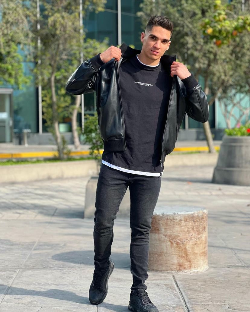 arianleonpradom's tweet photo. Todo está en tu actitud 👊🏻
.
.
.
#black #allblack #casual #goodvibes #positivevibes #motivation https://t.co/ylsVM6I5NG