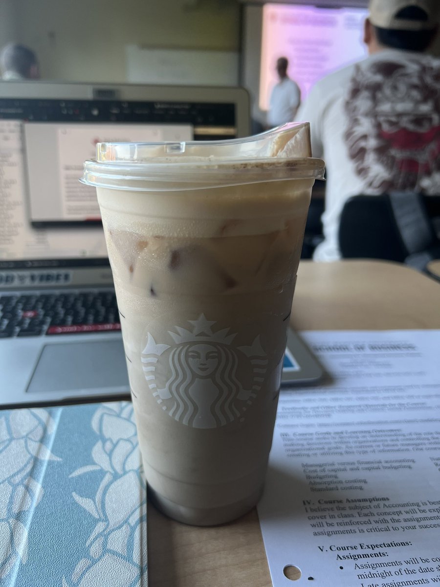 jocevanilla's tweet photo. Started my first day of MBA classes with a trip to @Starbucks! Thank you to the partners at the College St location for upgrading my drink. I needed the extra caffeine boost💚

psa: pumpkin spice is back😋 https://t.co/S5VYWh32MQ
