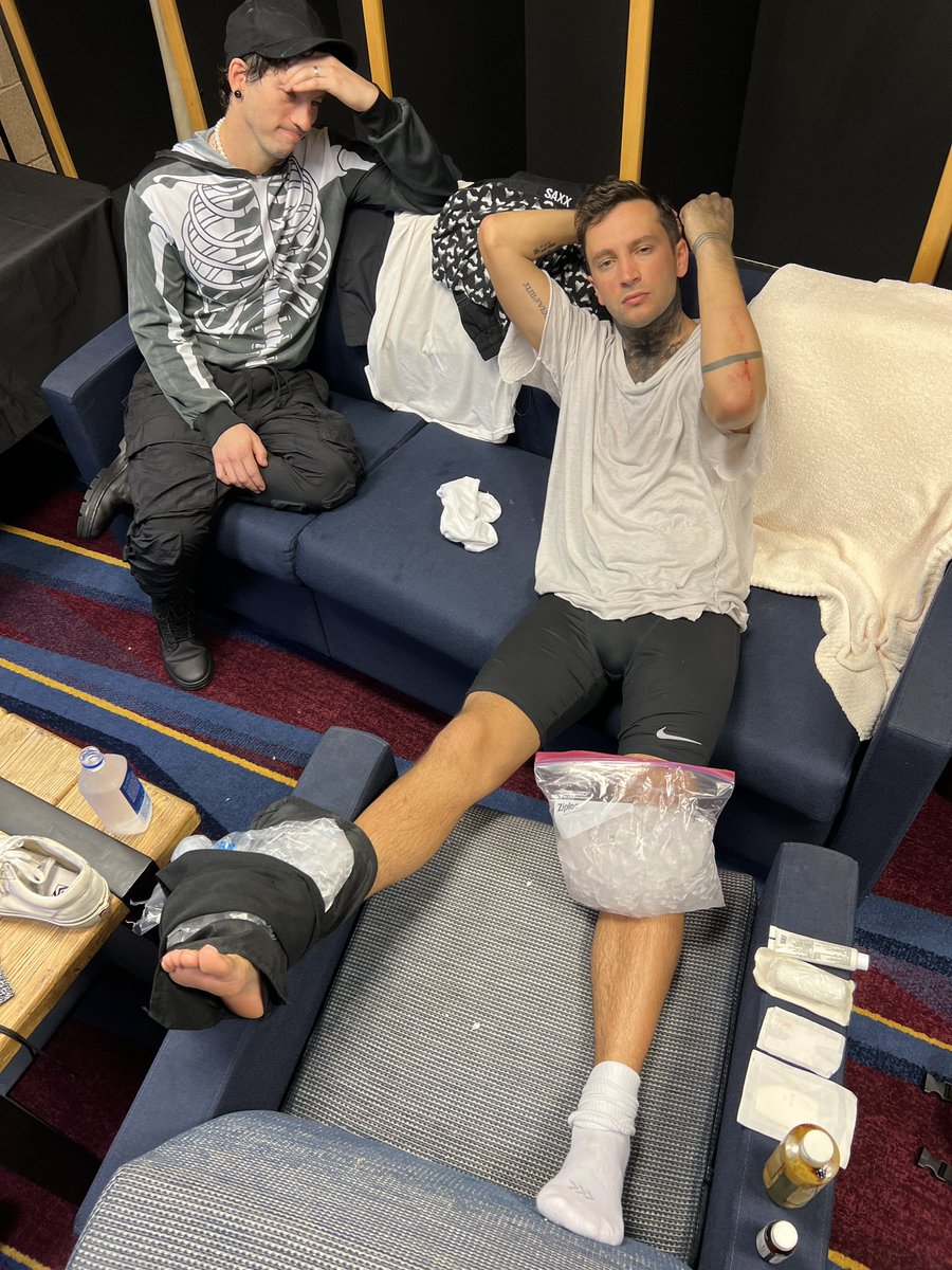twentyonepilots's tweet photo. https://t.co/pTgJrIJBHD