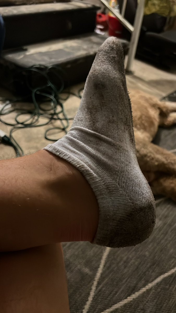 CashMasterJG's tweet photo. Look at these dirty sweaty feet from a long ass day. Any slaves want to buy them before I tb they get washed rn me 
@master_updates @BestFootMasters @MasterJockPromo @RT4Kines @varsityjox @FOOTMASTERSRT @rt4dom @CuteHotBoys @HotGuys1010 @jbigdyo https://t.co/qHBUtIslHP