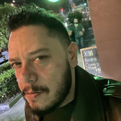 squeezable's tweet photo. #NuevaFotoDePerfil https://t.co/ynMqXxGGM8