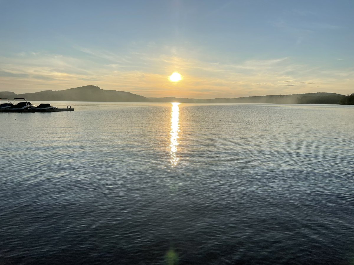 Mandrumm's tweet photo. @KopfYvonne @Trapobezieher Ich nehm dich mit an den Baptiste Lake in Ontario/Canada wo ich gerade Urlaub machen darf. Alles Liebe 💚 https://t.co/gIaxETfcVj