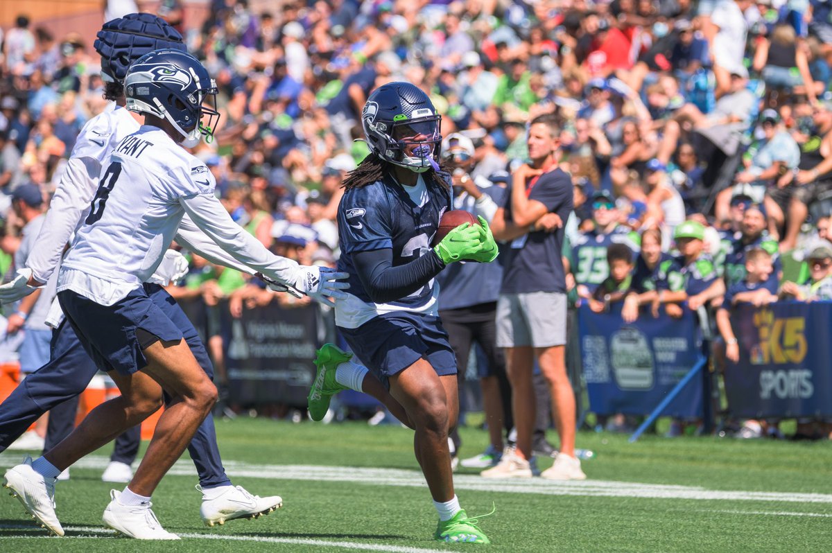 DeeJay Dallas tweet media