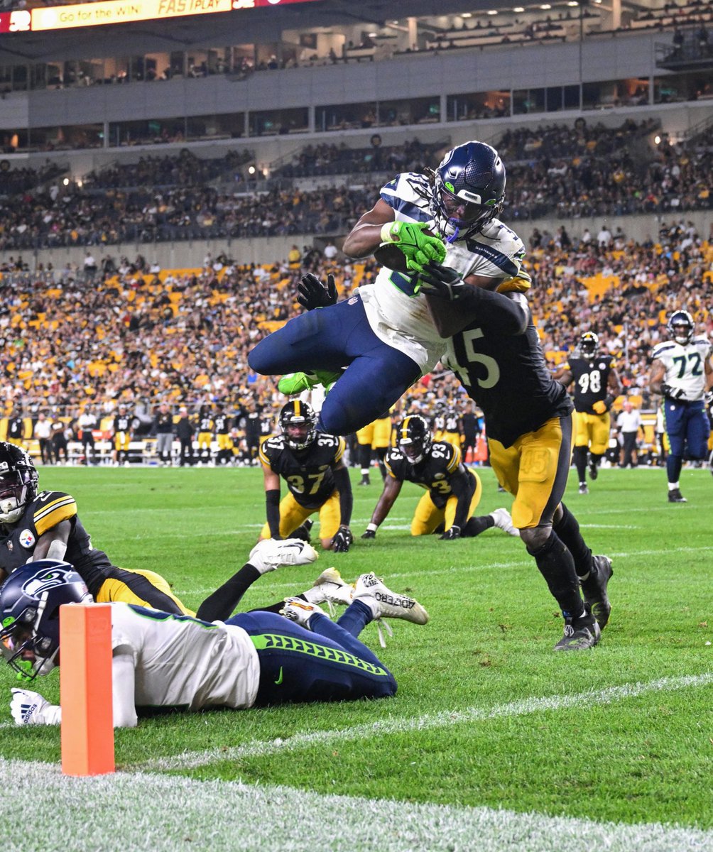 DeeJay Dallas tweet media