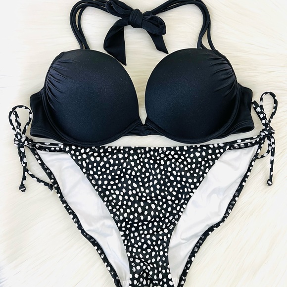 MamaPosh9's tweet photo. So good I had to share! Check out all the items I'm loving on @Poshmarkapp from @AddicatDesigns #poshmark #fashion #style #shopmycloset #gucci #vrsdesign #victoriassecret: https://t.co/5BQzPs6TmP https://t.co/ZJfpoqIUwO