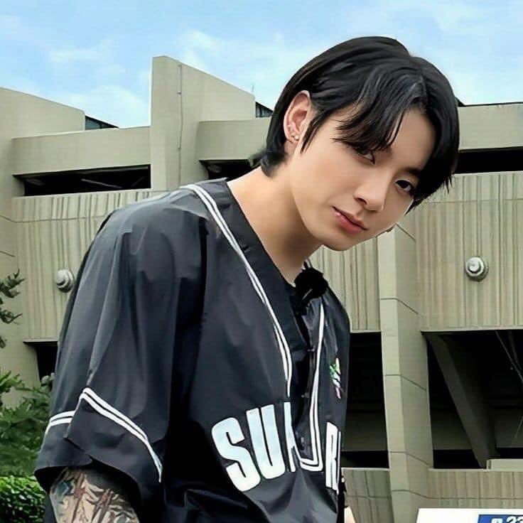 FireflyBabyyy's tweet photo. Te amare por siempre Jungkook de 24 años💜

 #JUNGKOOKDAY #Jungkook https://t.co/4955JqVJxO
