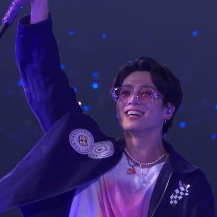 FireflyBabyyy's tweet photo. Te amare por siempre Jungkook de 24 años💜

 #JUNGKOOKDAY #Jungkook https://t.co/4955JqVJxO