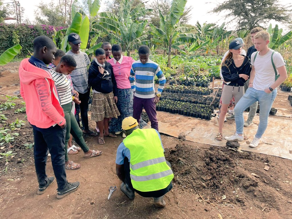NjiroRc's tweet photo. Rotary Club of Njiro with Edmund Rise School, planting different types of trees for our environment https://t.co/bJYnouSVrm