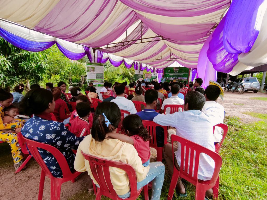 pinginphnompenh's tweet photo. The Provincial Department of Agriculture, Forestry and Fisheries #Preah #Vihear has once again conducted #Demand #Creation #Meetings with small- holder farmers and service providers in 3 villages of #Rous #Ron commune, Preah Vihear province. https://t.co/nL5rgb7P6g