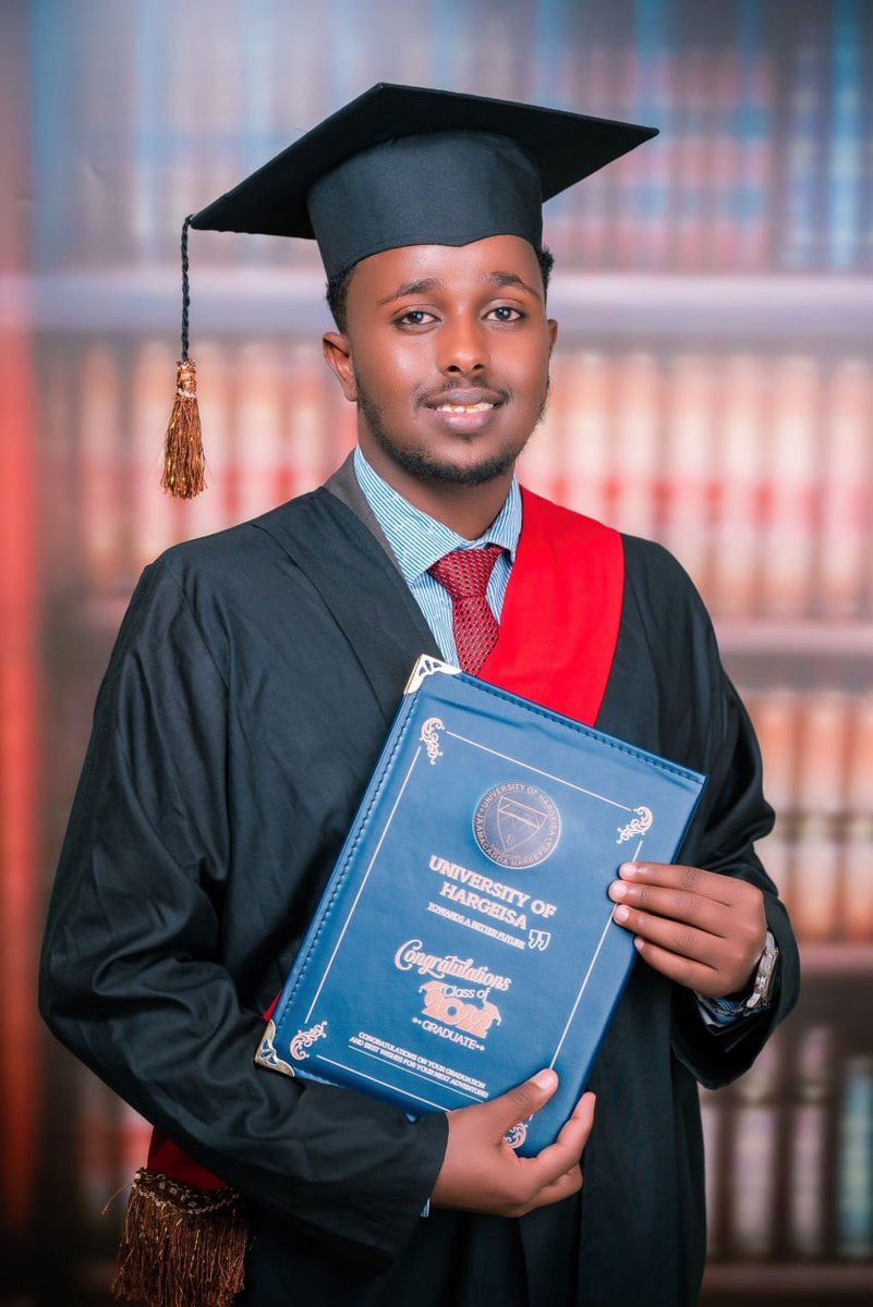 CraxmaanRaabi's tweet photo. Today, I am officially graduating College of Law, LLB with honors @hargeisaunivers 💎 @AqnLaw @FanonUniversity @Amal_Ali22 @Nerisaj @JamaMusse https://t.co/992sxwgQJJ