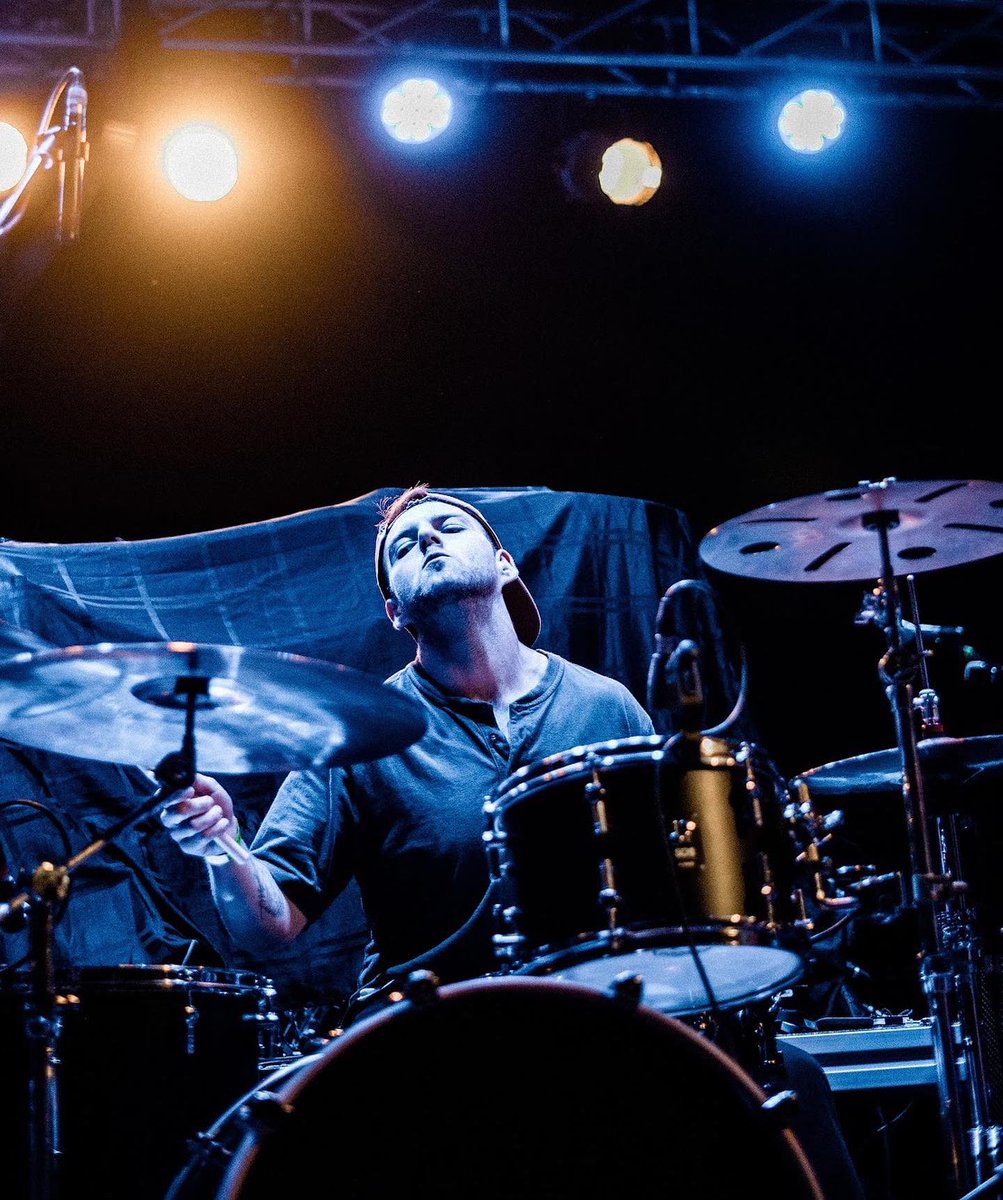 kidcomputerband's tweet image. juuuuuicy lineup this Saturday Sept. 3 @recordBar with @TheSlutsBand @CreepyJingles and yours truly 🍓🍐🍊🥝 last KC show for a minute⁣⁣
⁣
tickets in bio. Doors at 7, we play first. Come as you are. Don’t be late.⁣⁣
⁣
📸: @haleyfleisner