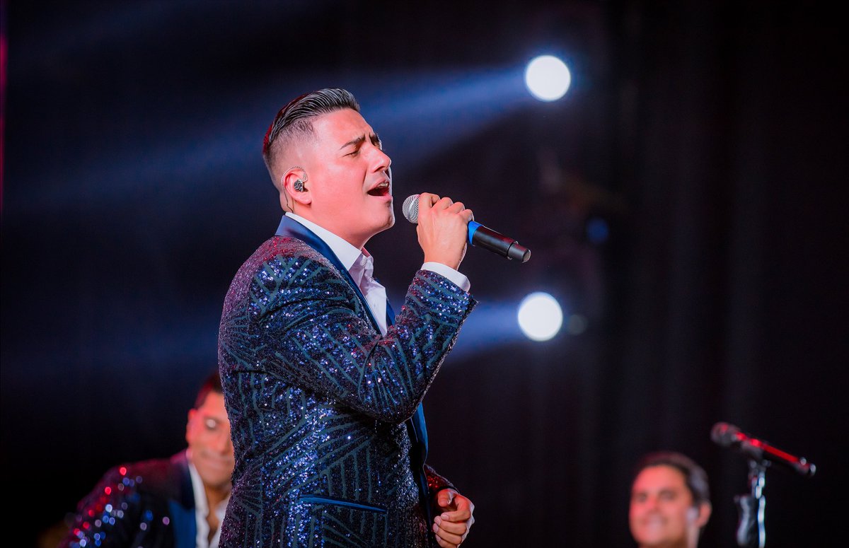 PedroLoliPeru's tweet photo. Quiero dedicarte cada frase de una canción de amor, que sientas lo que corre por mi venas y hace palpitar mi corazón ♥️. 
.
#Pedrololi #grupo5 #love #frases #shure #concierto #cumbia #singer #nochedemusica #cantante #latino #peru #chiclayo https://t.co/uu8E4bKNiY