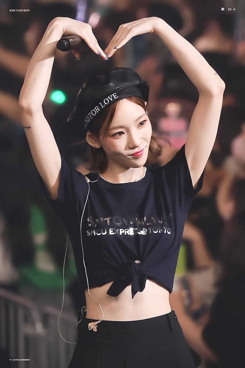 309_tv's tweet photo. 220829 🫶🏻🫶🏻🖤 #TAEYEON #태연 https://t.co/jf74RXtLEG