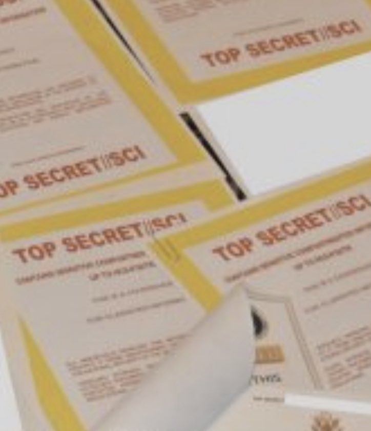 mollysmcdonough's tweet photo. @JudiciaryGOP 💥💥💥 TOP SECRET 💥💥💥

Donald Trump stole TOP SECRET government documents. 

Donald Trump is an ONGOING threat to the national security of the United States. 

ANYONE who continues to support or defend Trump is a threat to the national security of our country. @JudiciaryGOP https://t.co/jMisxSJGsU
