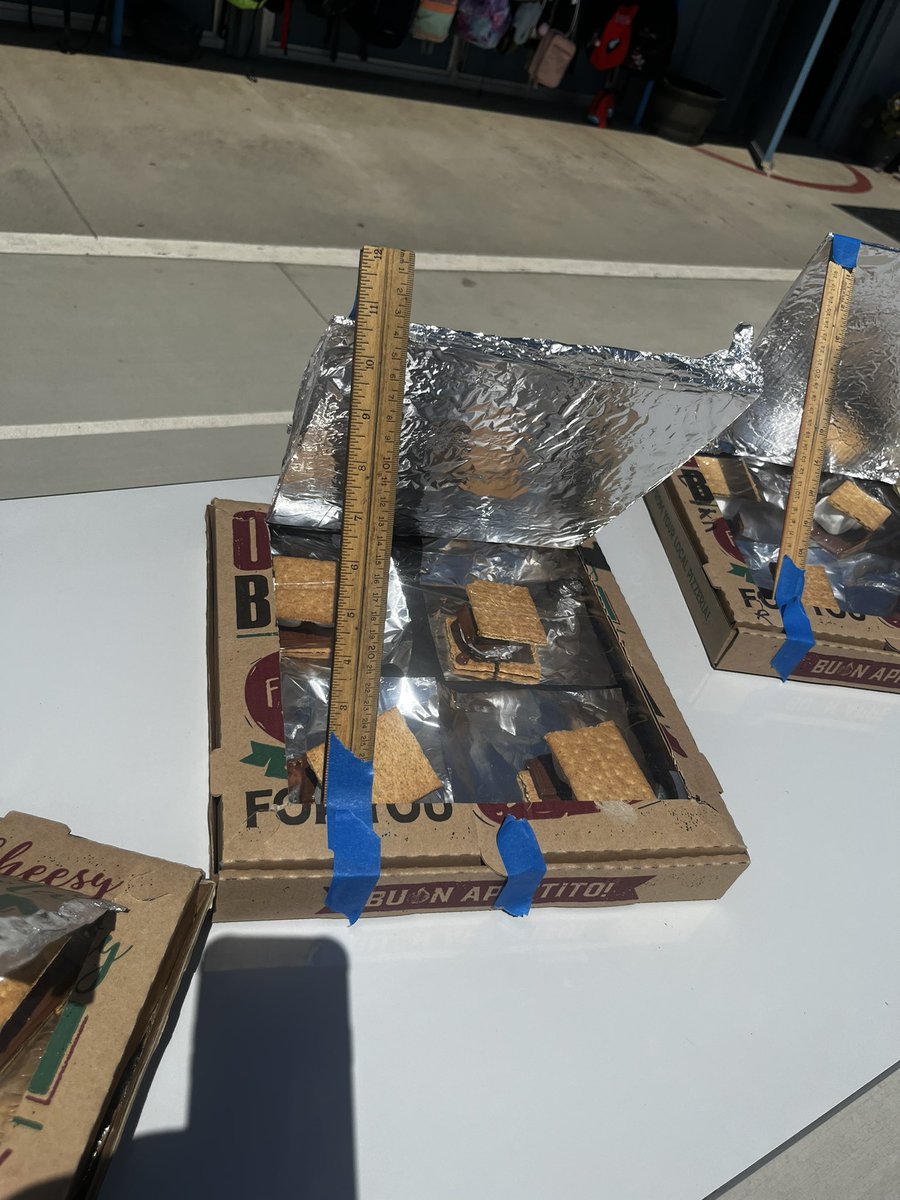 Lincoln’s 4th grade students learned about energy and transfer through an interactive and collaborative experience that encouraged asking questions and predicting outcomes! <a href="/MelanieStringe4/">Melanie Dorough, Ed.D.</a> @teaching_sherpa <a href="/jacquiegaebe/">Jacqueline Gaebe</a> <a href="/EUHSPrincipal/">Robert Mayo</a> <a href="/Not_2_Sharp/">Tara Sharp</a>