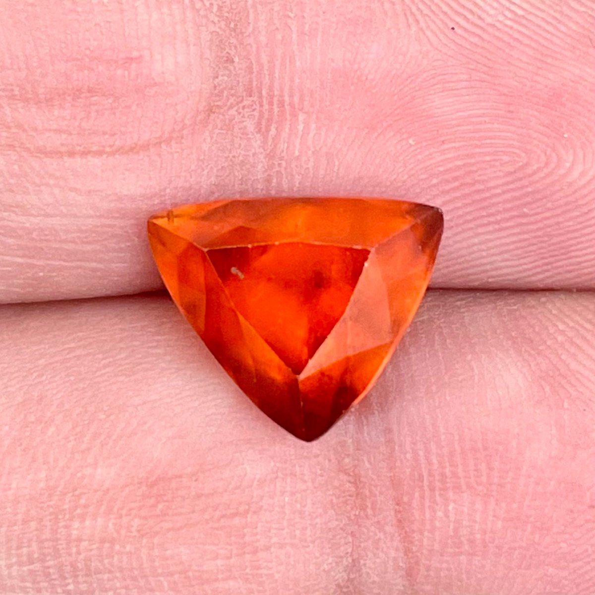 profpolitica's tweet photo. Natural Hessonite Garnet, Hessonite Garnet, Trillion Cut Garnet Faceted, 6.75 Carat faceted hessonite garnet, Deep Orange Hessonite Garnet.
 #Orange #Trillion #Garnet #HessoniteGarnet #deep #carat #cut #Faceted #Hessonite #finefacetedgems #EtsyEmail

👉https://t.co/0A2oOHYdvs https://t.co/N8yEq1pP01