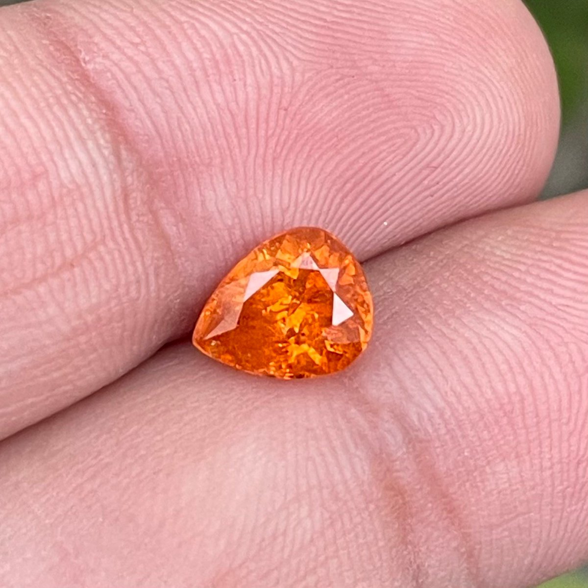 RowyTweets's tweet photo. Tanzanian Spessartine Garnet, Faceted Spessartine Garnet 1.95 Carat, Pear Cut Spessartine, natural spessartine garnet, January Birthstone.
 #Faceted #Tanzanian #Spessartine #pear #cut #JanuaryBirthstone #Garnet #carat #finefacetedgems #EtsyEmail

👉https://t.co/GKeQzOT1T0 https://t.co/6MJt1EHTkO