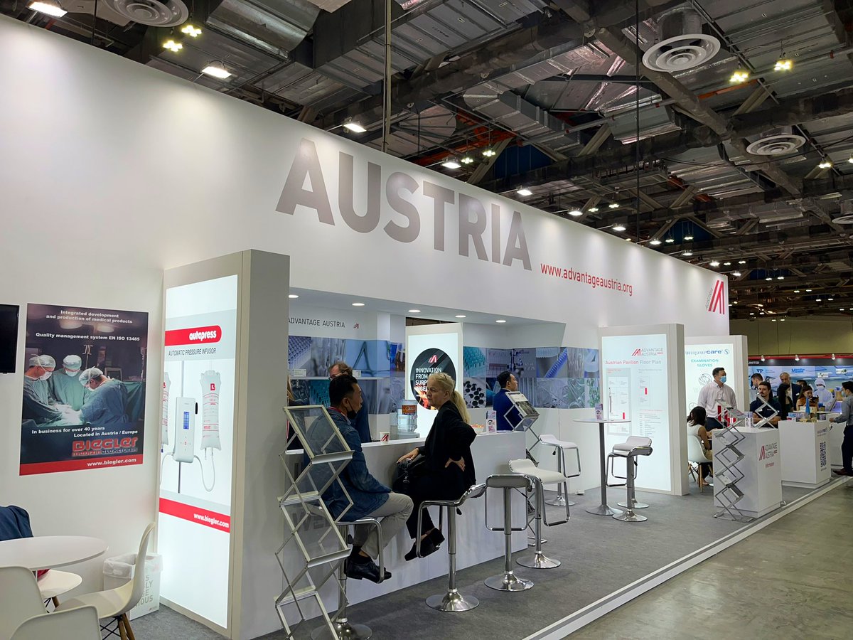 JeanpDMS's tweet photo. The #EU is well represented at the 2022 edition of #MedicalFairAsia #MMA @MD_Asia with 7 country pavilions &amp; 🇪🇺 companies 👩🏻‍⚕️👨🏽‍🔬🩺 💉

Annual #EU exports of pharmaceuticals &amp; medical devices to Singapore are worth over €2 billion 📈 enhanced by specific #EUSFTA provisions 🇪🇺🇸🇬 https://t.co/1kZap7SZm1