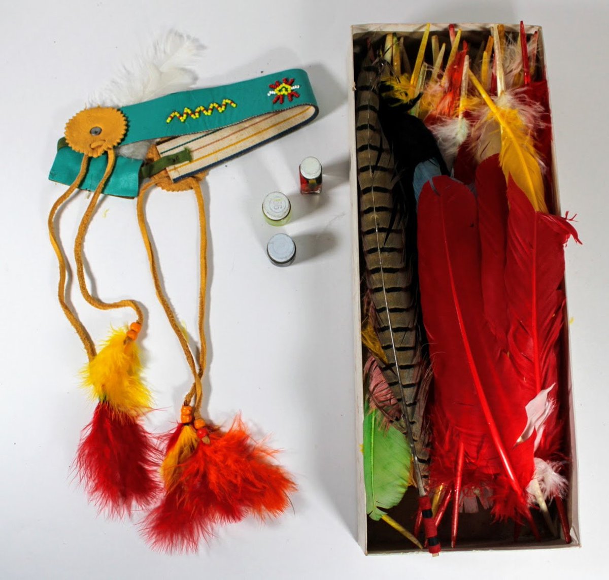 royal3501's tweet photo. 1950's Official Boy Scout Indian Handicraft Set in Original Box
 #Original #HandicraftSet #scout #MarbleValleyVintage #EtsyEmail

👉https://t.co/LIamDpLmqb https://t.co/77kPvz7Uib