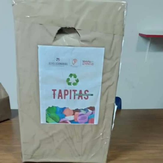 JimmyCR159's tweet photo. ¡Seguimos apoyando a la causa!
 #TapitasRevolucionarias 💚🤍❤️ Desde tempranito nuestro amigo del IRH La Piedad Serafín Romero se unió a la causa, dónde entrego algunas  tapitas que serán destinadas para apoyar en el tratamiento de niñas y niños con cáncer. Seguimos invitantando https://t.co/JcjnnmXPms