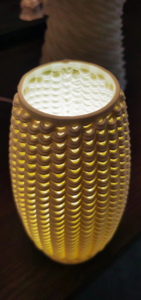 FloreZwx's tweet photo. Ceramic 3D printing is now available for on demand production. The flow of the filament offers the prints a natural atmosphere.
Case: 3D printed white porcelain lamp.
#custom #3dprint #ceremic #FDM #homedecor #lampshade #art #prototype https://t.co/iZZJbEUupM
