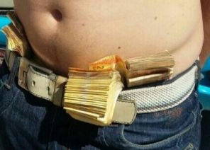 hamarilton's tweet photo. Tem um partido acolá que inventou o PIX.
As transações eram feitas via CUECA. https://t.co/3zj3VwWgo8