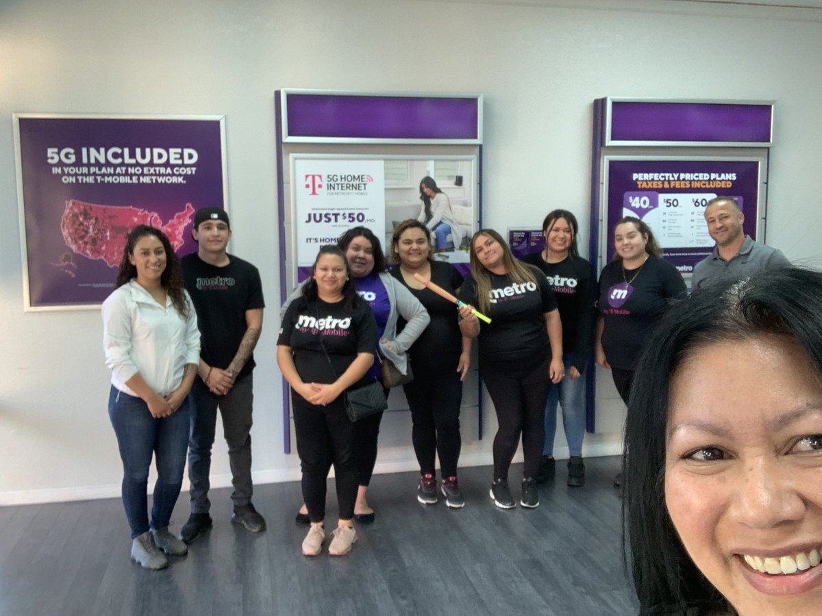 After hours meeting with team TouchDown. Celebrating a big win for the team in climbing up the ranker, with the #1 door in my district, and the top HSI ME⭐️👏👑 #1stwinner#WeWontStop#club<2000