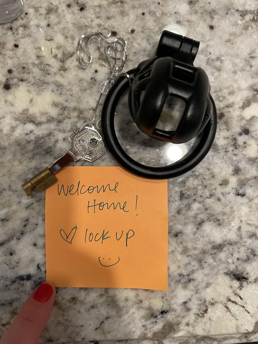 MissEvaNavi's tweet photo. Setting the tone for our new marriage 🔐

 #femdom #keyholder #cb6000 #cb6000s https://t.co/YQUTcpQXAR