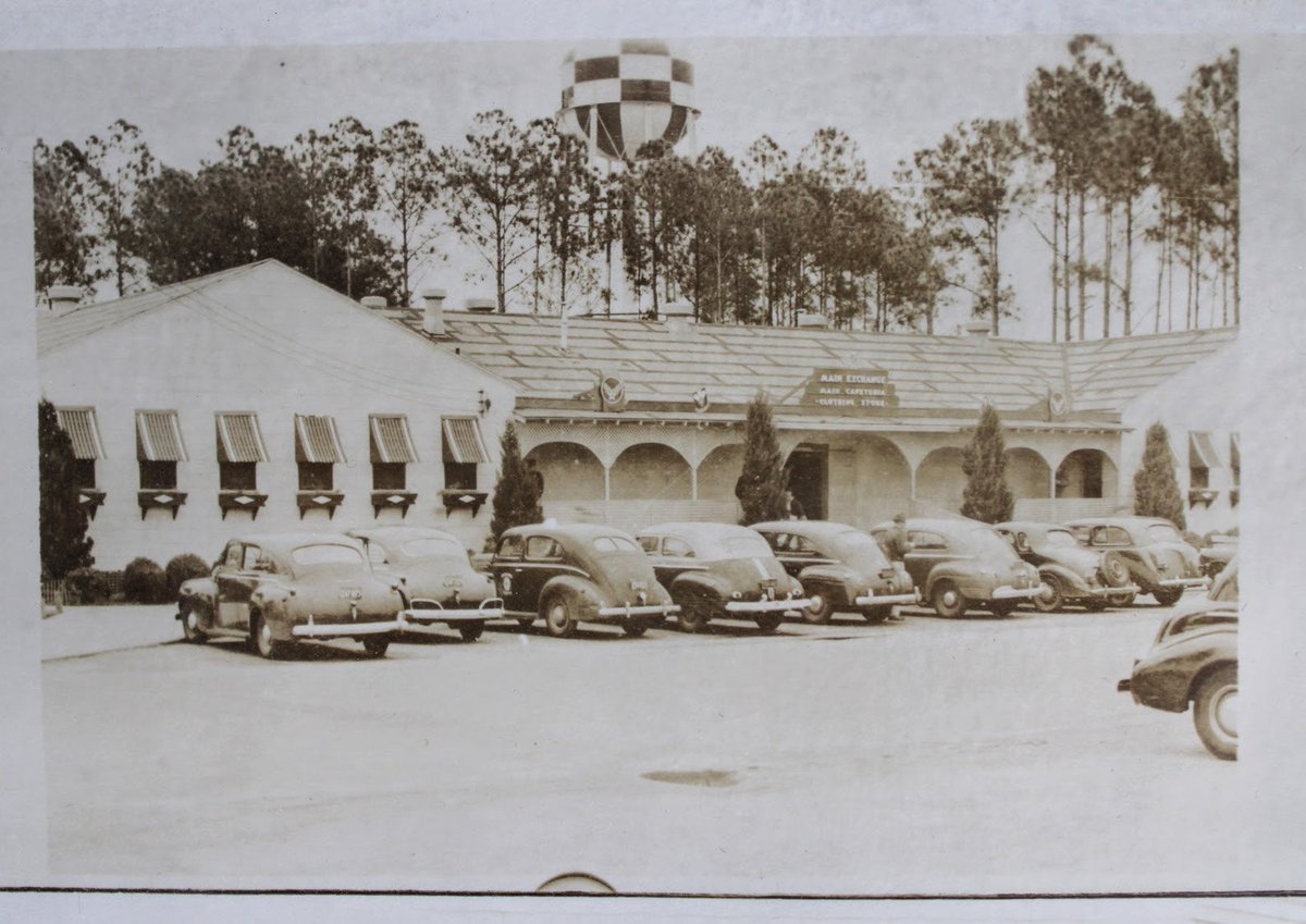 AnemoNormandie's tweet photo. Framed 1946 Class 355 Squad U Keesler Field Biloxi Mississippi Military Group Photo w Names
 #Framed #MilitaryGroup #photo #BiloxiMississippi #UKeesler #names #MarbleValleyVintage #EtsyEmail

👉https://t.co/2jaqrEpQ1I https://t.co/eRR7qnPVHH