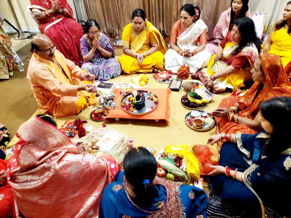 biharfoundation's tweet photo. The vibrant festival of #Teej celebrated by members of #Bihar and Jharkhand #diaspora in New Jersey's Shri Siddhivinayak Temple.

@BiharUsa @BJANAUS @dravinashgupta @yadavalok https://t.co/ZScImGXh51