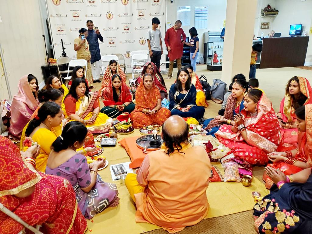 biharfoundation's tweet photo. The vibrant festival of #Teej celebrated by members of #Bihar and Jharkhand #diaspora in New Jersey's Shri Siddhivinayak Temple.

@BiharUsa @BJANAUS @dravinashgupta @yadavalok https://t.co/ZScImGXh51