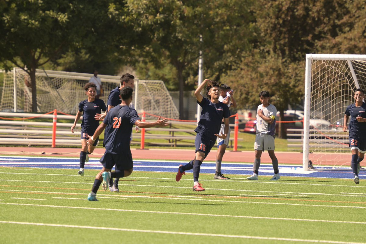 2mishkananook's tweet photo. #16 Cristian Santillan for COS Men’s Soccer drives it in for a goal. @COSAthletics @COSMensSoccer https://t.co/sC1aZjmmBF