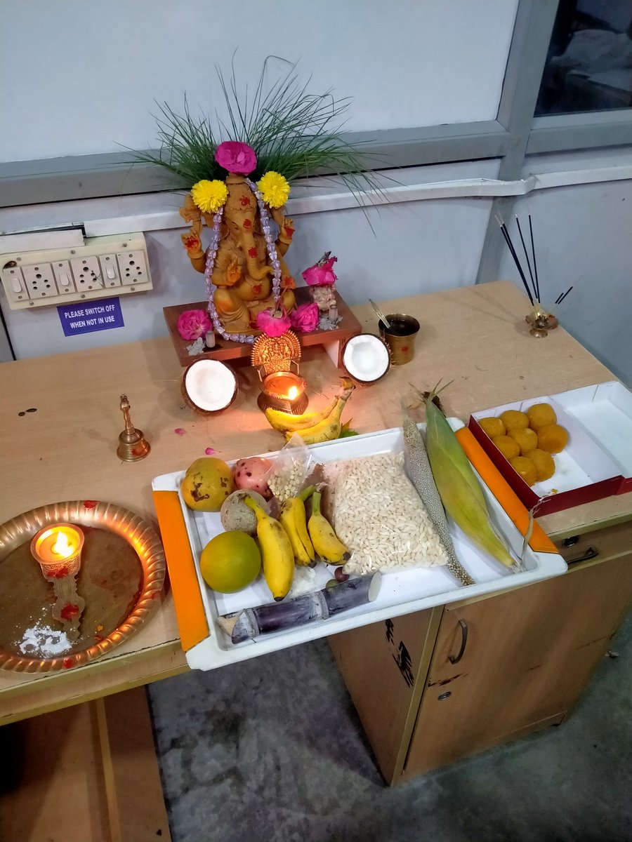 donglee________'s tweet photo. இனிய காலை வணக்கம்... விநாயகர் சதுர்த்தி நல்வாழ்த்துக்கள் 🥰🥰🥰 https://t.co/Q8Bl43pRDO
