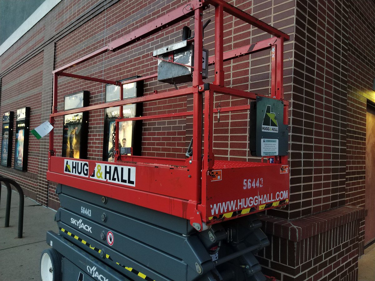 VicSage2005's tweet photo. Curses! My manager knows me too well and disabled the scissor lift... now how am I supposed to scale the front of the theater? π
#ishouldbeworking #justkidding #theatre https://t.co/1jq6evLgoG