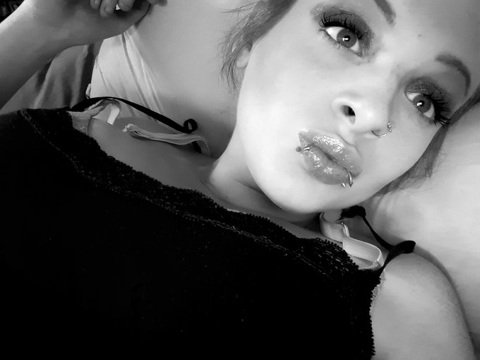 I'm live streaming in my room! say hi https://t.co/zPPMzeR7YY @CamSodaLive https://t.co/Q17JrsIoxN