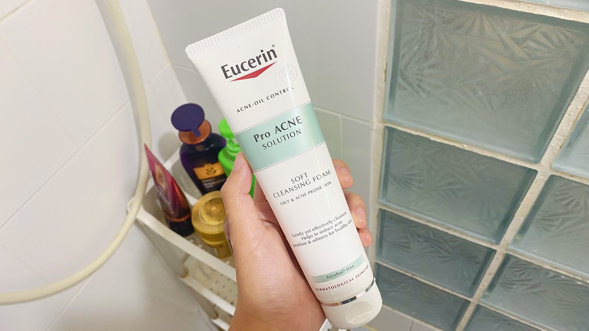Siriperr's tweet photo. โฟม Eucerin ตัวนี้ดีงามม ตอบโจทย์คนผิวมันเป็นสิวเลย สิวขึ้นน้อยลงอย่างเห็นได้ชัด สิวที่เป็นอยู่ก็อาการดีขึ้นจริงแบบไม่ได้ทายาสิวเลย ใช้เป็นประจำหน้าดูขาวสดใสขึ้น+รอยสิวจางลงด้วย 👍🏻#EucerinThailand #ใช้จริงรีวิวจริง https://t.co/0kSDv2HI3I
