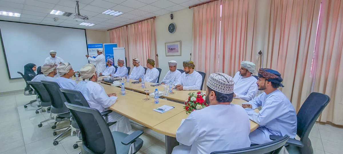 تُثمن نقابة أوكتال زيارة سعادة الشيخ وكيل العمل، ورئيس مجلس إدارة الإتحاد العام لعمال السلطنه، وممثل الإتحاد لمحافظة ظفار إلى مقر الشركه والتي تهدف إلى تعزيز الحوار المؤسسي بين أطراف الإنتاج وذلك لدفع عجلة الاقتصاد بما يخدم الأطراف وإيجاد بيئة عمل جاذبه ومستقره للعمال.