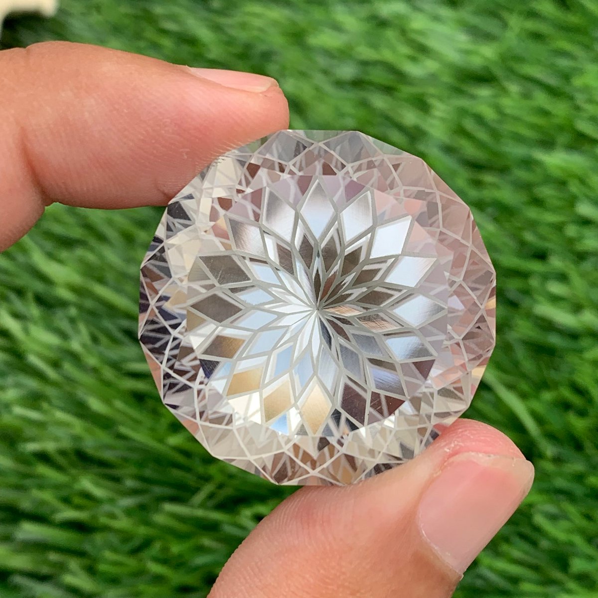 jiayuancc's tweet photo. Huge 125 Cts Loose Natural Rock Crystal Quartz, Faceted Round Flower Cut Clear White Quartz, Faceted Quartz, Quartz Necklace/Pendant Jewelry
 #Jewelry #huge #Necklacependant #CtsLoose #RoundFlower #CutClear #Quartz #finefacetedgems #EtsyEmail

👉https://t.co/Bsff0tHWjx https://t.co/TuxyWZkzou