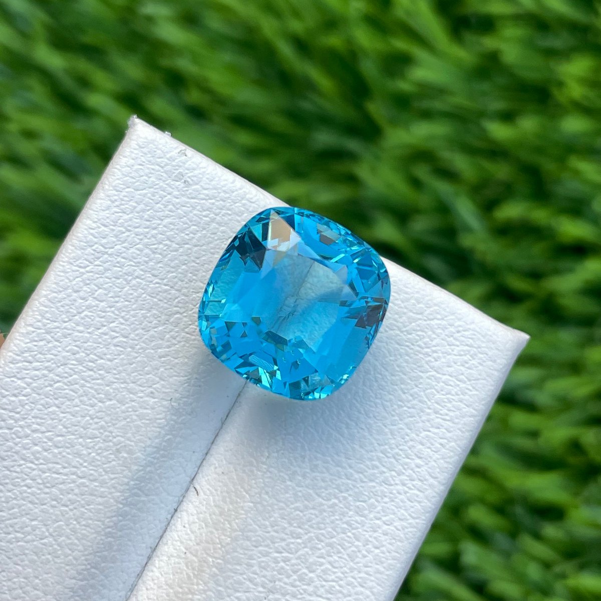 chyntula's tweet photo. AAA 8.10 Cts Cushion Shape Loose Swiss Blue Topaz, Faceted Blue Topaz Gemstone Jewelry, 12.2x11.9x9.9 Mm Swiss Topaz Available For Sale
 #sale #cts #TopazGemstoneJewelry #aaa #loose #shape #TopazFaceted #mm #topaz #Cushion #finefacetedgems #EtsyEmail

👉https://t.co/WFdbRPbAOg https://t.co/klbjjaaDkm