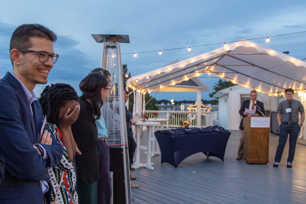 Toasts and roasts by the coast! 🥂😂🌊 Our group enjoyed a stunning evening on the water celebrating our new fellows and a new academic year #hofellows #fellowshipfam