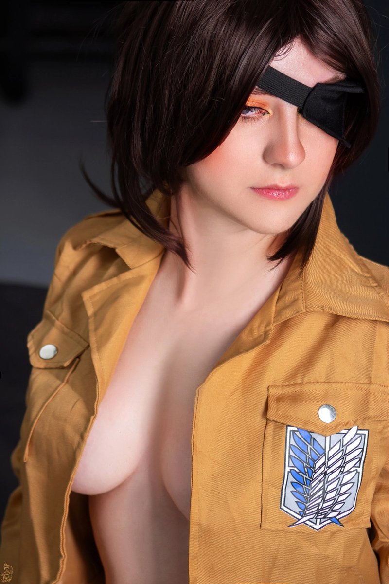 Madara_sama1's tweet photo. Моя # HanjiZoe из #AttackOnTitan, вдохновляясь артом от @ArtofNeight https://t.co/zLLLAOmq7n