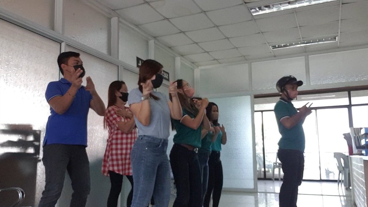 bubblegum3024's tweet photo. SB pips kung walay mga amo HAHAHAHAHHA
-lunchbreak https://t.co/qF3iclYVQV