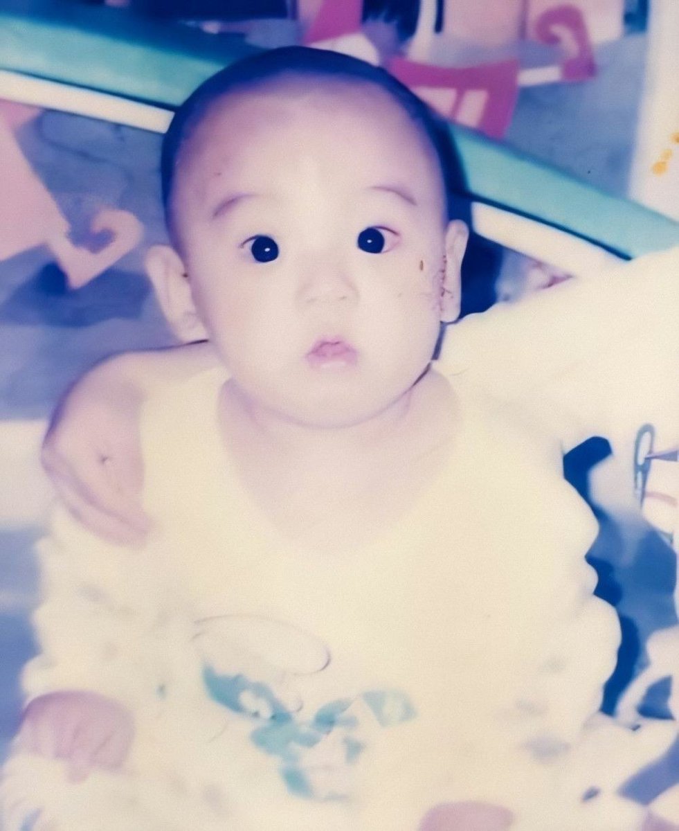 Joonie_neha7's tweet photo. Jeon Jungkook but as you scroll down, he gets older: an adorable thread — https://t.co/zwaqDXtJel