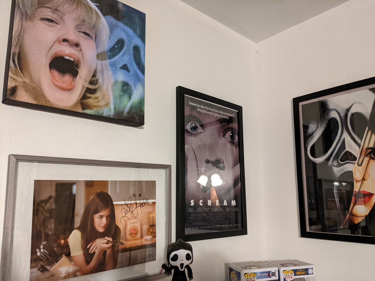 Izzak_83's tweet photo. @BeyondTheMask8 @ScreamMovies That exact scene I had made into canvas art. Such an amazing opening ❤️ https://t.co/xMDvyCeitZ