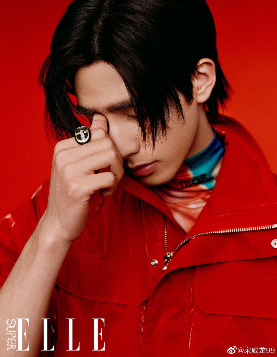 [PIC] 

I lay my love on you 💙💛❤️

#ソンウェイロン #songweilongph #宋威龍 #송위룡 #songweilong #ซ่งเวยหลง #宋威龙