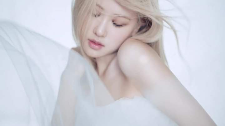 yourbablue's tweet photo. @jenniesrenes So as long as I live I love you
Will have and hold you
You look so beautiful in white 🤍

#ROSÉxSULWHASOO
#블랙핑크 #BLACKPINK  #로제  #ROSÉ 
@BLACKPINK https://t.co/AIVZqCR4gb