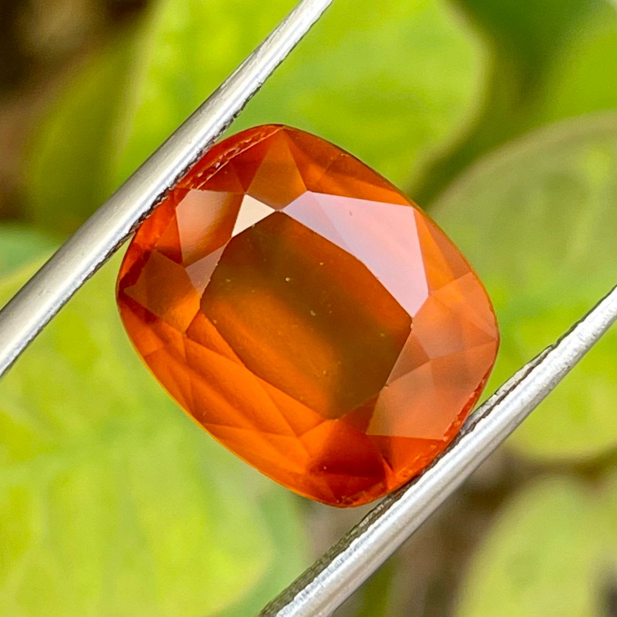dilan_tests's tweet photo. Natural Faceted Hessonite Garnet Orange Color 7.20 Ct Gemstone For Necklace Jewellery Making
 #Faceted #CtGemstone #NecklaceJewelleryMaking #color #Garnet #Orange #Hessonite #finefacetedgems #EtsyEmail

👉https://t.co/e1tVvH18yL https://t.co/xLtkfiwqNc